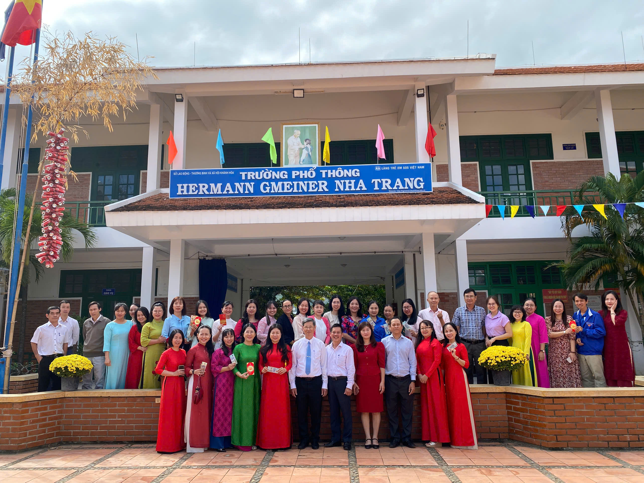 LÃNH ĐẠO SỞ LAO ĐỘNG – THƯƠNG BINH VÀ XÃ HỘI KHÁNH HÒA THĂM, CHÚC TẾT TẠI TRƯỜNG PT HERMANN GMEINER NHA TRANG